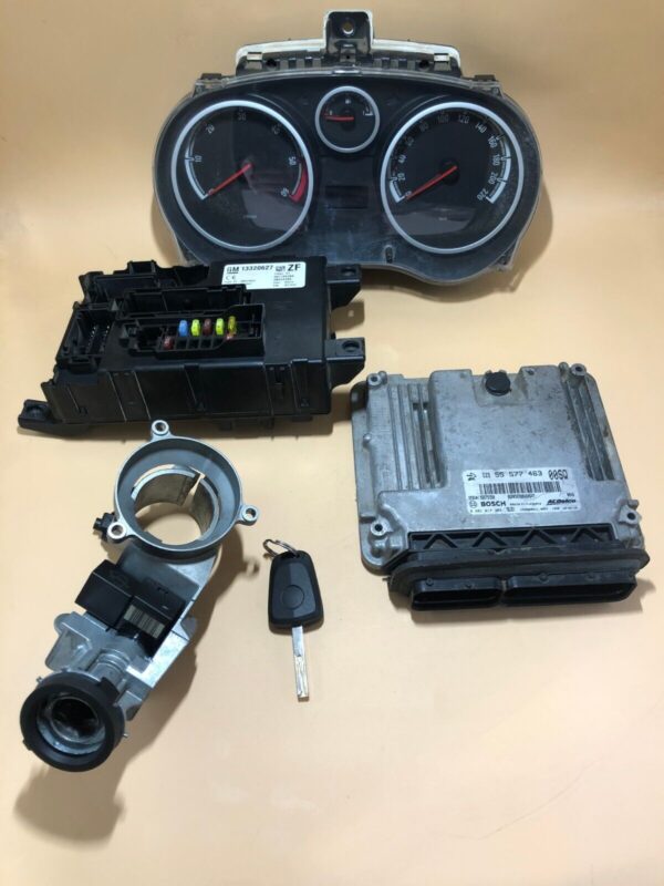 KIT ACCENSIONE CENTRALINA MOTORE OPEL CORSA D 1.3D 07-14 / 0281017364 / 55577463