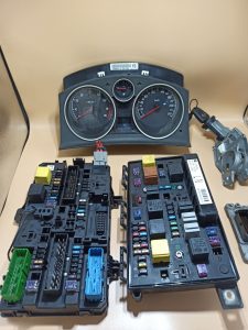 KIT ACCENSIONE AVVIAMENTO CENTRALINA OPEL ASTRA H 1.4 BENZINA COD: 0261208396