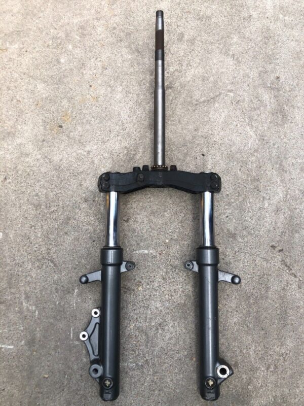 FORCELLA ANTERIORE STELI PIASTRA ANTERIORE YAMAHA XMAX X-MAX 2005 AL 2009 - immagine 2