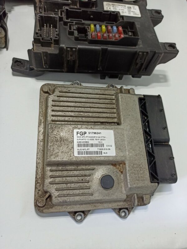 Kit accensione centralina Fiat Grande Punto 2006 1.3MJTD codice 51796241 - immagine 2
