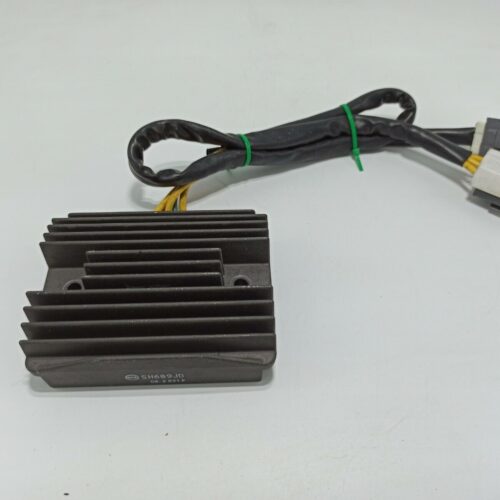 Regolatore Di Tensione Piaggio Beverly / VESPA 350 dal 2011/2018 SH689JD
