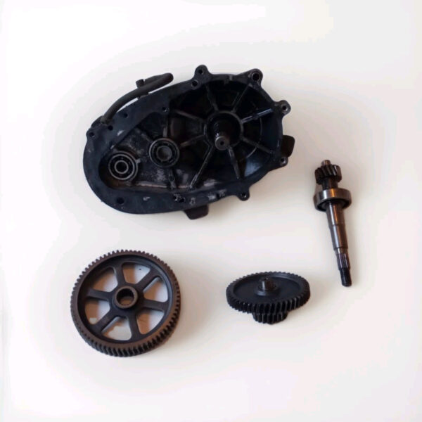 KHB4 LEJ8 SET INGRANAGGI CARTER RUOTA POSTERIORE KYMCO AGILITY R16+ 2014 AL 2017