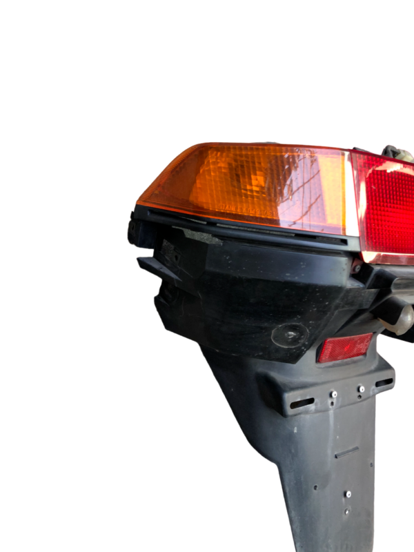 STOP FANALE PORTATARGA POSTERIORE YAMAHA MAJESTY 250 DX 1998 1999 2000 2001 2002 - immagine 3