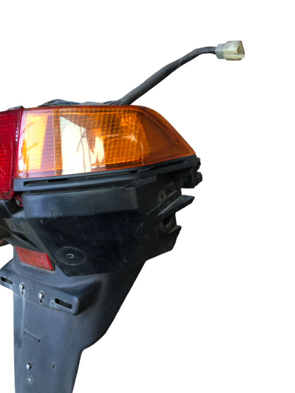 STOP FANALE PORTATARGA POSTERIORE YAMAHA MAJESTY 250 DX 1998 1999 2000 2001 2002 - immagine 4