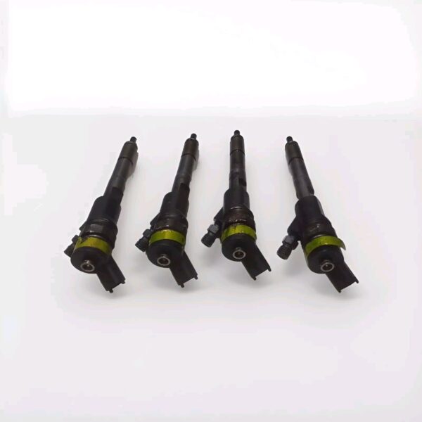0445110215 / 2367033030 SET 4 INIETTORI TOYOTA YARIS 1.4 DIESEL 2007
