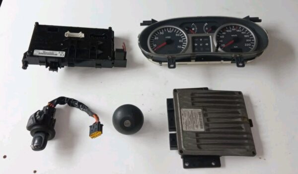 8200212348 KIT STRUMENTI CHIAVI CENTRALINA RENAULT CLIO BENZINA 2003 2001 2005 - immagine 3