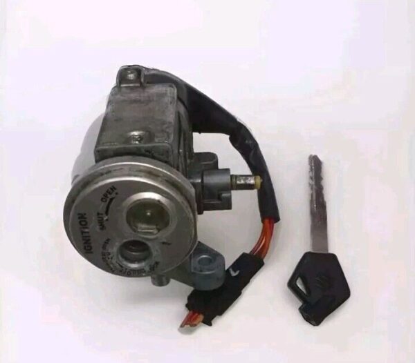 KIT SERRATURA  BLOCCHETTO CHIAVE SUZUKI SIXTEEN 125 150  2007 AL 2014