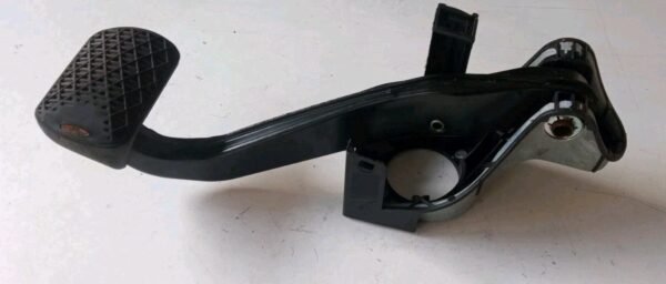 A2042902001 PEDALE FRIZIONE ORIGINALE MERCEDES CLASSE C 220 W204 2012 2007 2014