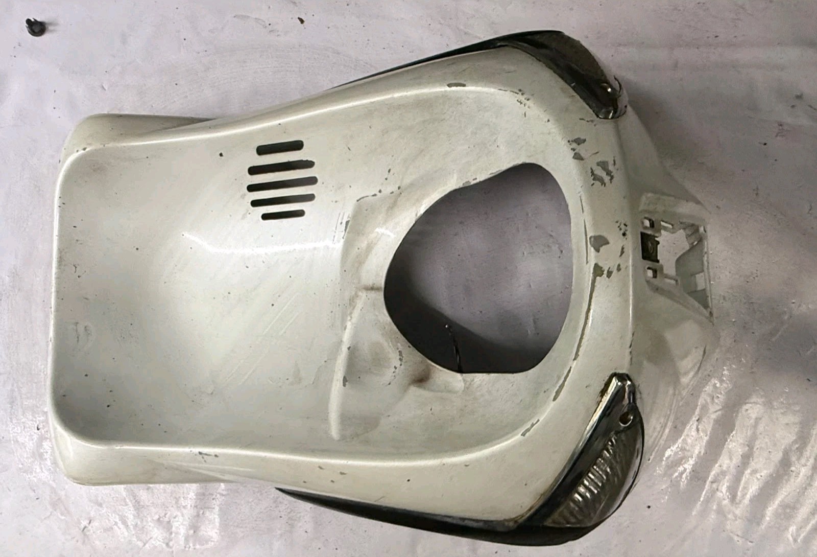 SCUDO FRECCE ANTERIORE PIAGGIO LIBERTY 50 125 150 2009 AL 2015 BIANCO - immagine 5