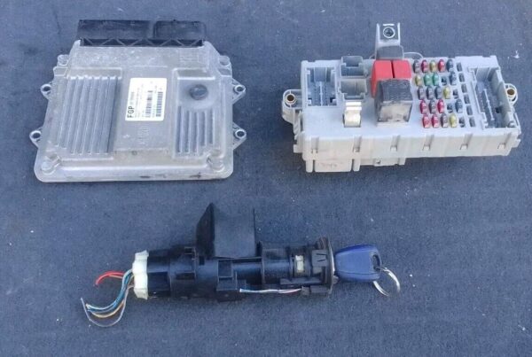 551866608 51735170 KIT BLOCCHETTO CHIAVE CENTRALINA FIAT PUNTO 188 1.3 MTJ 2004 - immagine 3