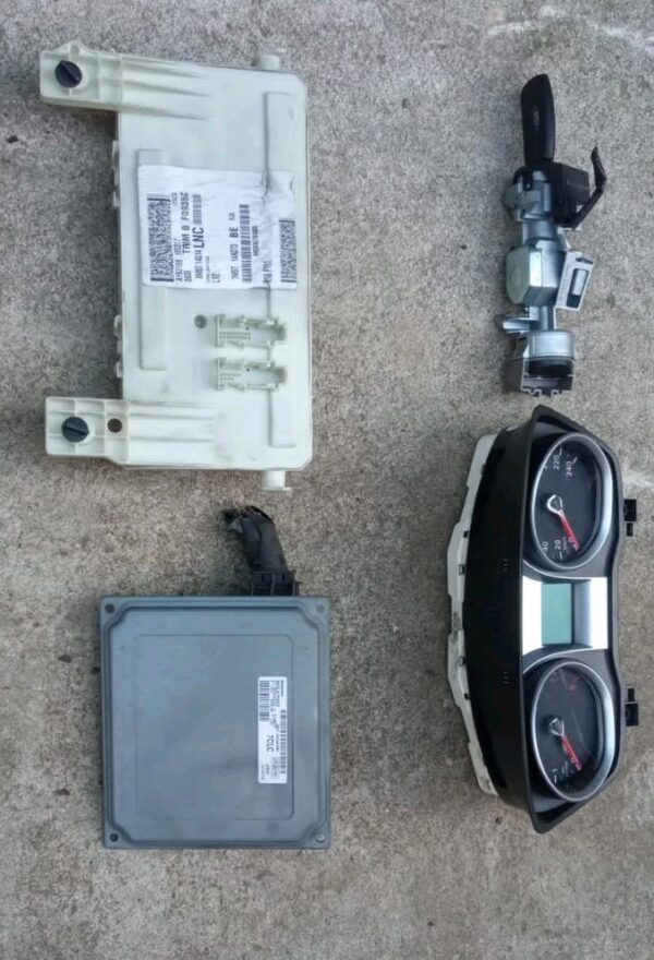 8VT4-10849-EK KIT STRUMENTI CENTRALINA CHIAVE FORD FOCUS BENZINA 2011 - immagine 6