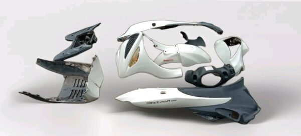 KIT CARENE CARENA  SCUDO FIANCHETTO SUZUKI SIXTEEN 150 2006 AL 2012 BIANCO