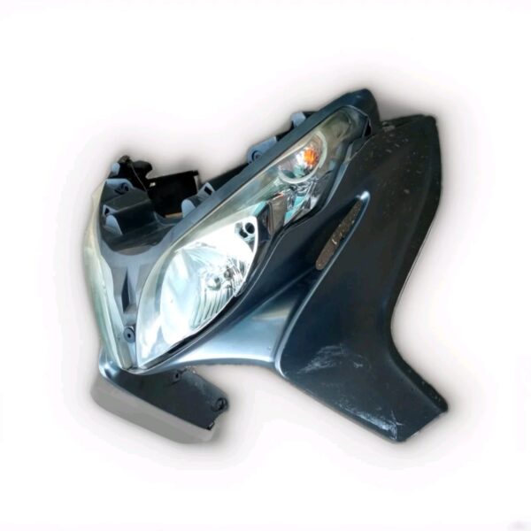 SCUDO CARENA FARO FRECCE ANTERIORE SUZUKI BURGMAN 400 K7 GRIGIO 2007 AL 2013 - immagine 3