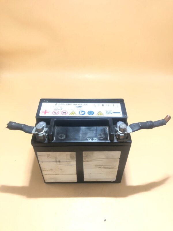 BATTERIA SECONDARIA AUSILIARIA MERCEDES BENZ  E63 AMG E350  COD: A000982960864