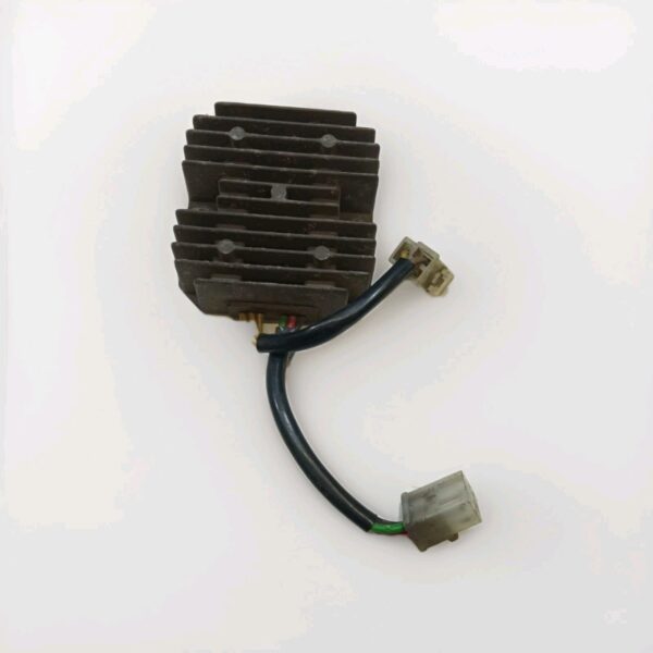 KM1 KY-D418 0405  REGOLATORE DI TENSIONE CORRENTE RELE KYMCO
