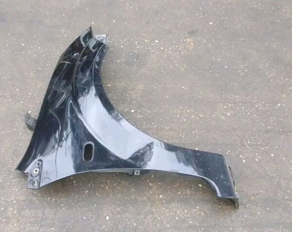 PARAFANGO ANTERIORE FORD FIESTA  2002 2003 2004 2005 NERO - immagine 4