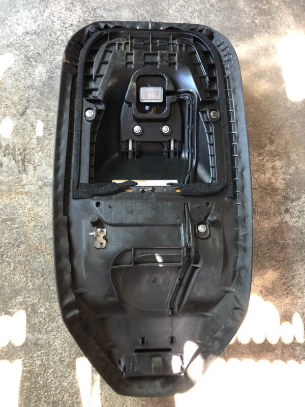 SELLA SUZUKI BURGMAN 400 K7 2007 - immagine 6