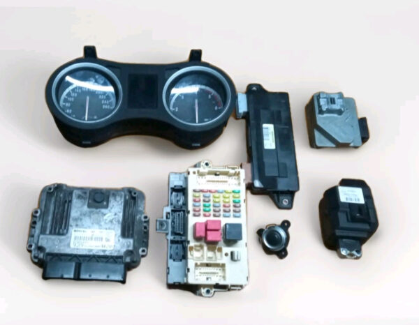 51800443 KIT STRUMENTI CENTRALINA BLOCCHETTO CHAVE ALFA ROMEO 159 DIESEL - immagine 3