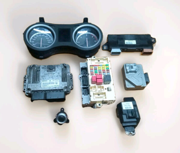 51800443 KIT STRUMENTI CENTRALINA BLOCCHETTO CHAVE ALFA ROMEO 159 DIESEL