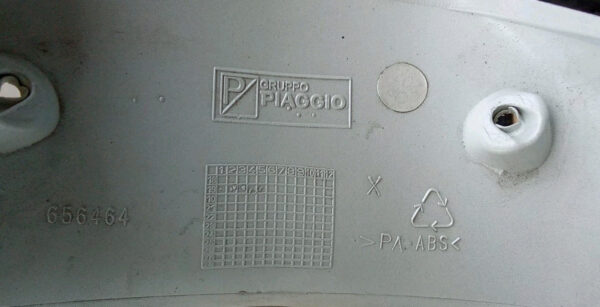 KIT  6 CARENE CARENA FIANCHETTO ORIGINALE PIAGGIO BEVERLY 300 2019 BIANCO - immagine 11