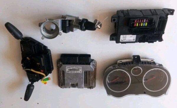 55575350 0281017960 KIT CENTRALINA DEVIOLUCI STRUMENTI KEY OPEL CORSA D DIESEL - immagine 3