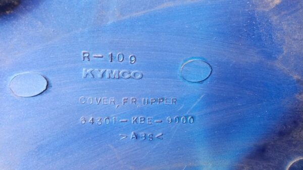 64301-KBE-9000 CARENA FRONTALE FARO KYMCO DINK  150 1999 AL  2002 BLU - immagine 6