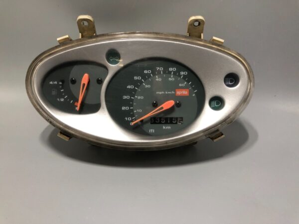 CONTACHILOMETRI QUADRO STRUMENTAZIONE APRILIA SCARABEO 100 2006