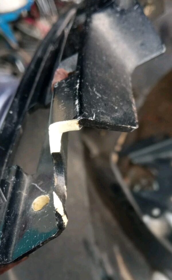 64301-KPBA-0000 CARENA SCUDO ANTERIORE ORIGINALE HONDA  2000 AL 2004 NERO - immagine 7