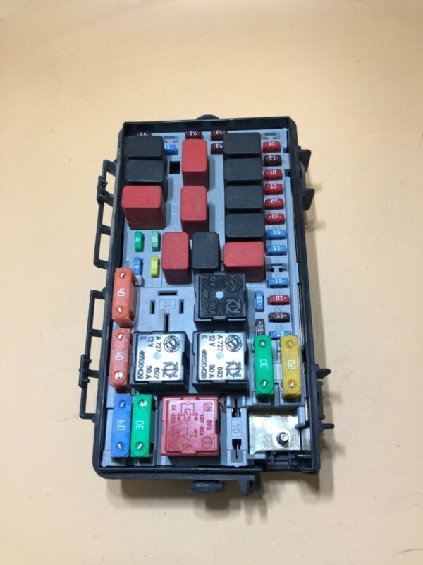 CENTRALINA SCATOLA PORTA FUSIBILI FIAT GRANDE PUNTO BENZINA 05-12 COD: 51744837